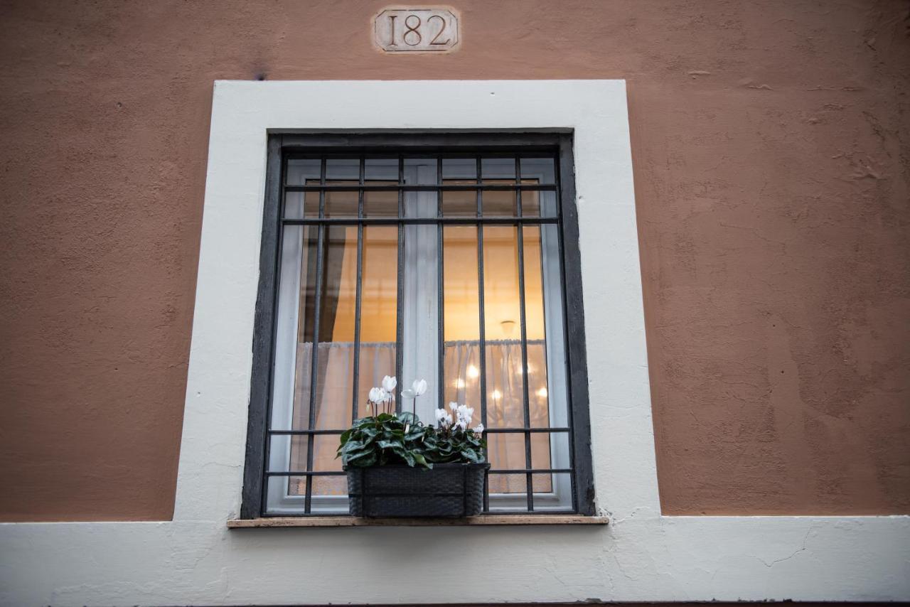 Appartamento Sweet Arco Farnese Roma Esterno foto
